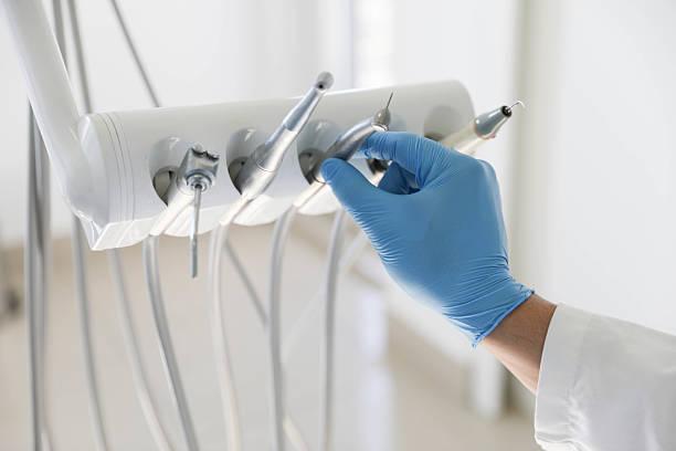Professional Tooth Extraction technician working in La Presa, CA